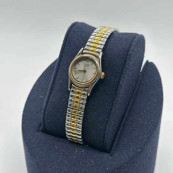 Vintage Pulsar Two Toned Quartz Women\'s Watch 811-1690 main image 7